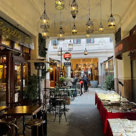 Peaceful Soho Near New York Cafe W Ac *